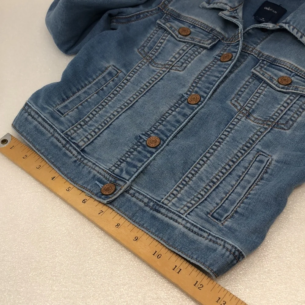 GAP Kids Classic Faded Blue Jean Jacket Size Medium (8-9)